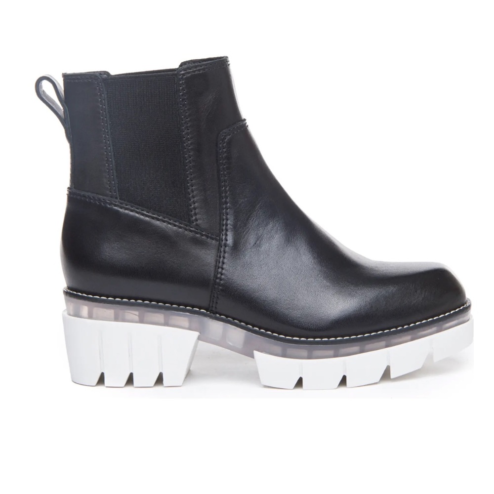 NIB Bernardo Sutton Black Calf Chelsea boot Sz 8 1/2